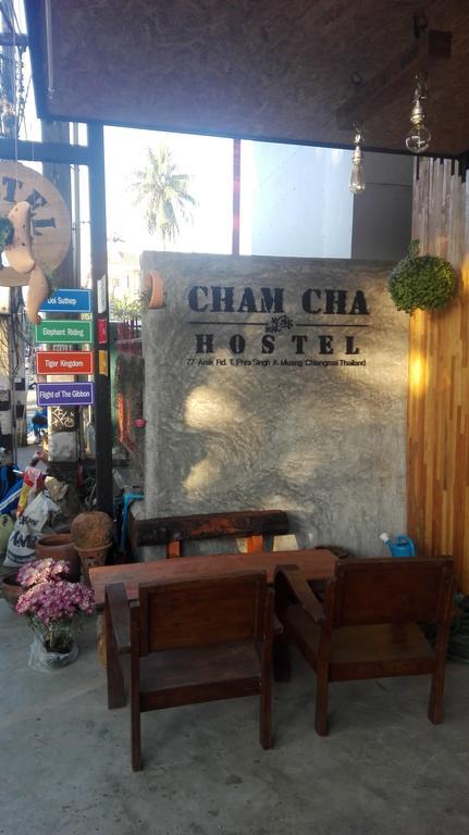 Cham Cha Hostel Chiang Mai Exteriör bild